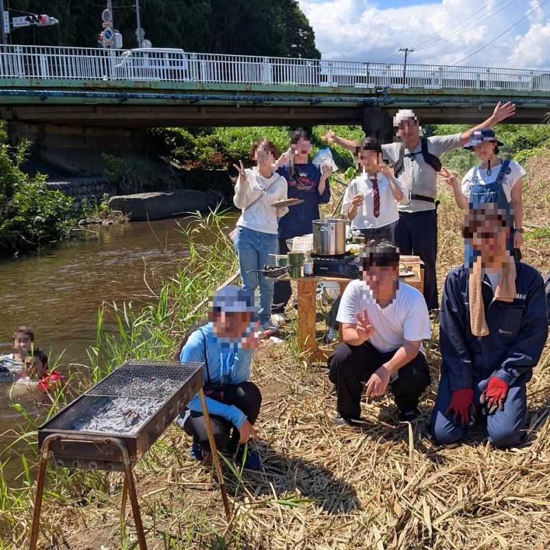 川辺でのBBQと夏合宿の様子
